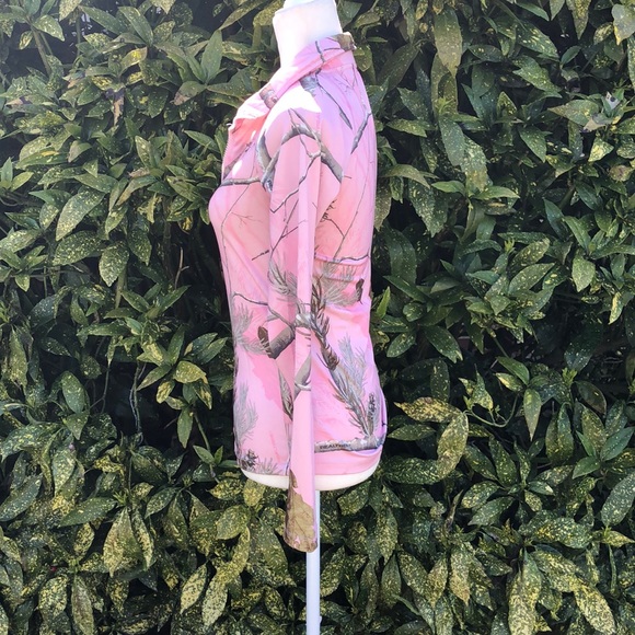 REALTREE Performance. 92% polyester 8% spandex - Picture 2 of 3